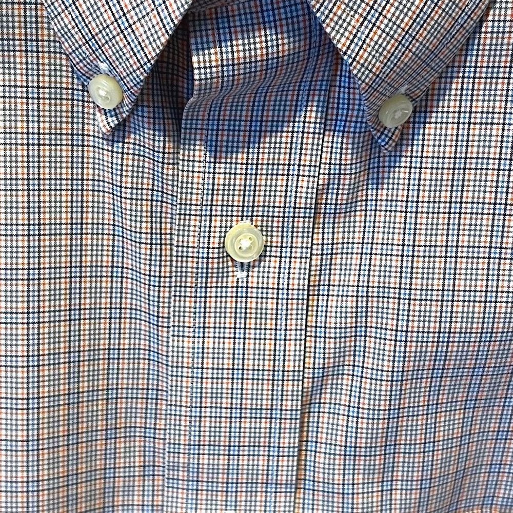 Jos A Bank Men's Traveler's Collection Short Sleeve Shirt, size L